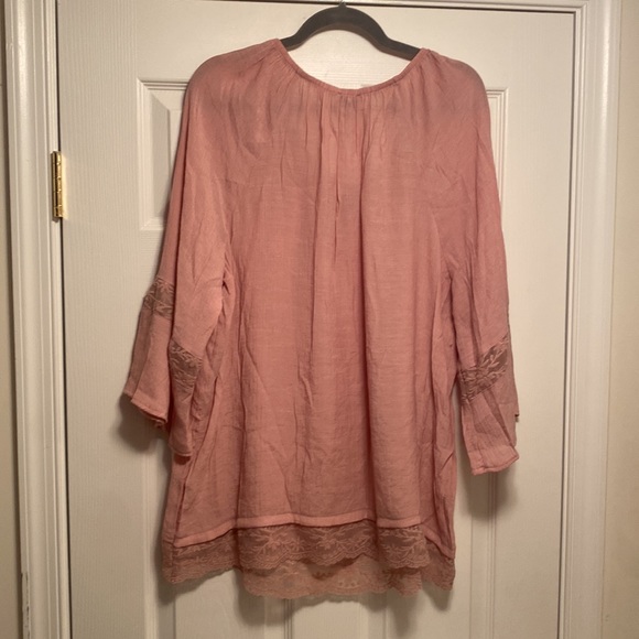Carolyn Taylor Pink Peasant Style Top…size 2X - Picture 2 of 2